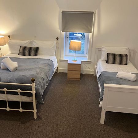 4 Bed Bungalow Near Airport 爱丁堡 外观 照片