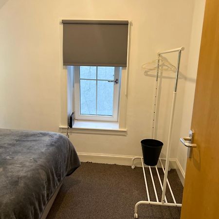 4 Bed Bungalow Near Airport 爱丁堡 外观 照片