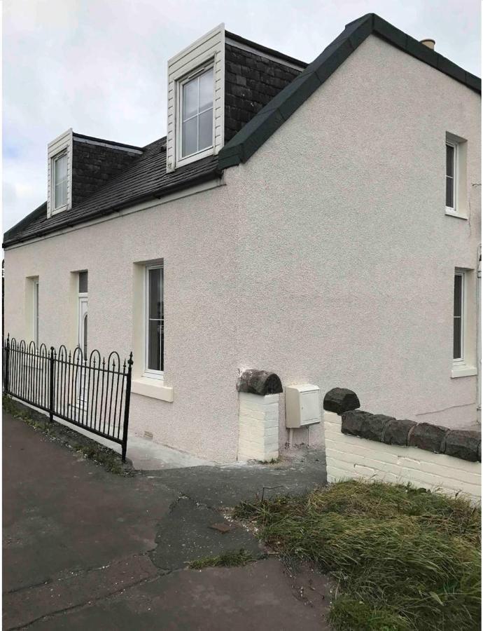 4 Bed Bungalow Near Airport 爱丁堡 外观 照片