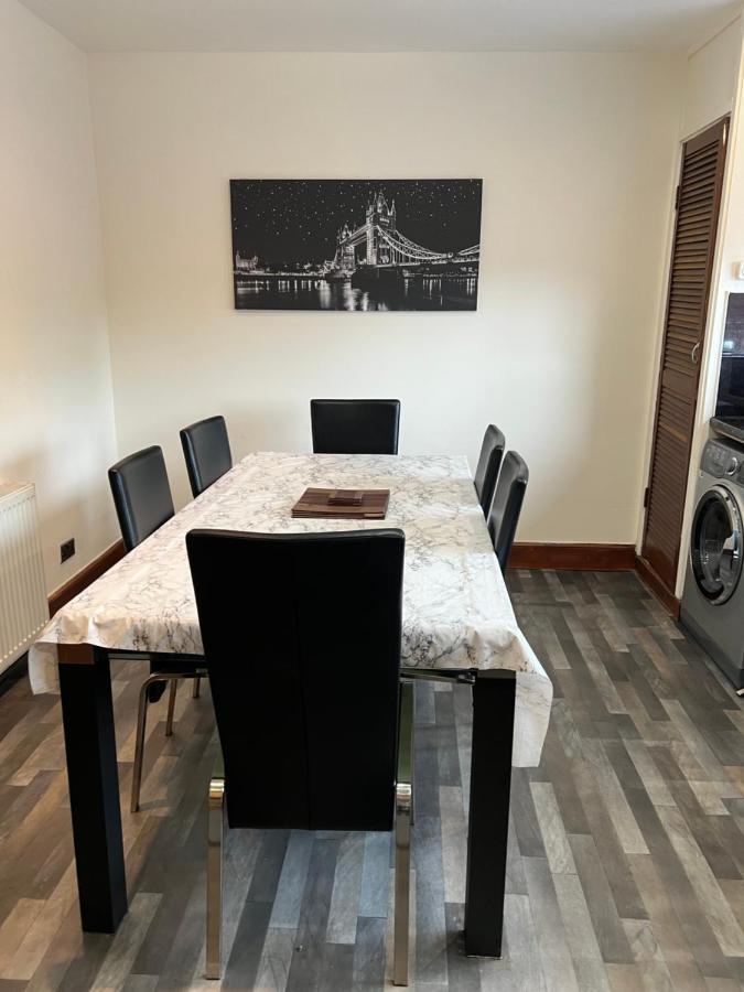 4 Bed Bungalow Near Airport 爱丁堡 外观 照片