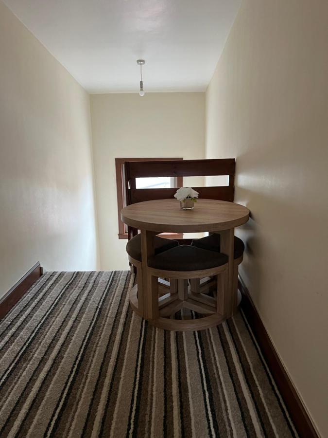 4 Bed Bungalow Near Airport 爱丁堡 外观 照片