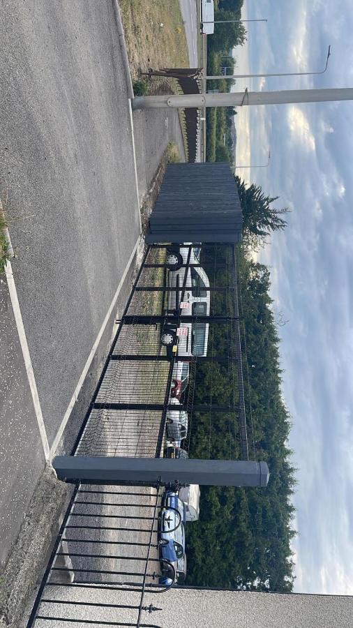4 Bed Bungalow Near Airport 爱丁堡 外观 照片