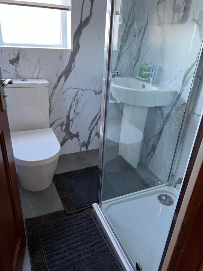 4 Bed Bungalow Near Airport 爱丁堡 外观 照片