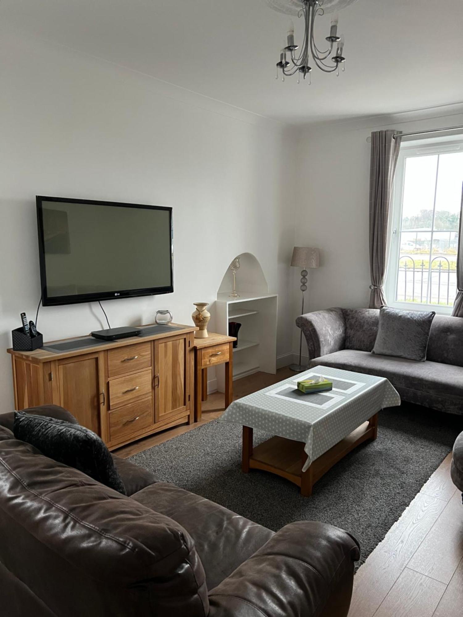 4 Bed Bungalow Near Airport 爱丁堡 外观 照片